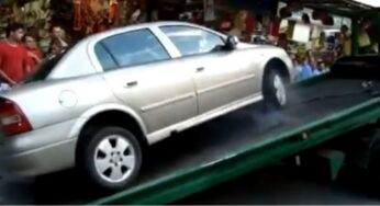 ¡'Rápido y furioso' se voló estando ya montado en la grúa!