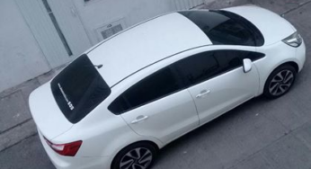 ¿Alguien ha visto este carro robado?