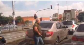 En video: sujeto increpó con un arma a un conductor en la Carrera 1 con Calle 56