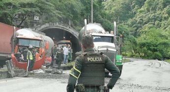 ¡Última hora! Accidente entre 2 camiones en la vía Loboguerrero-Buenaventura