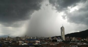 ¡Llueve a cántaros en Cali!