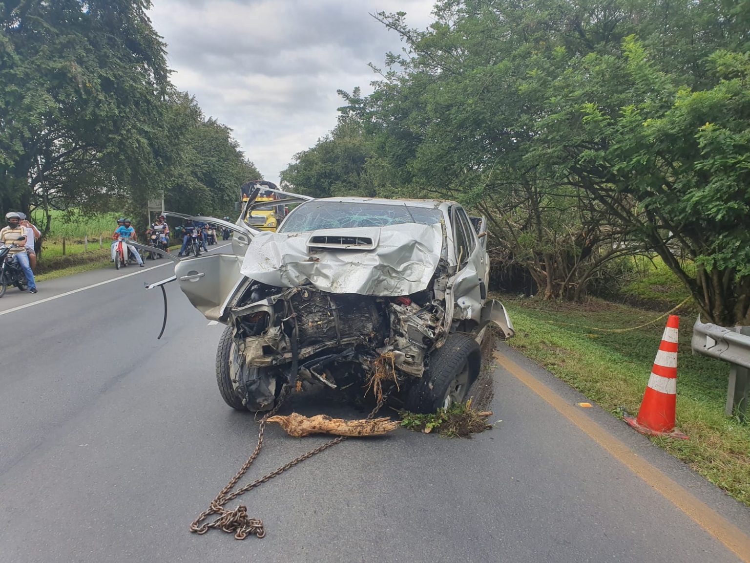 Tres Muertos Y Un Herido En Terrible Accidente, ¡Se Partió El Carro A ...