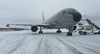 ¿Por qué se retrasó el avión que trae a colombianos de China?