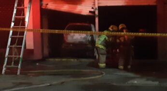 Se prendió en llamas un taller eléctrico frente a una estación de Policía