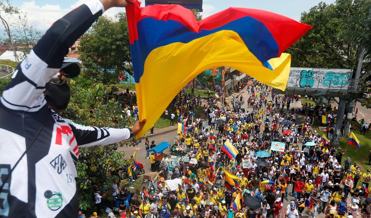 Esto Significa La Bandera De Colombia Al Revés