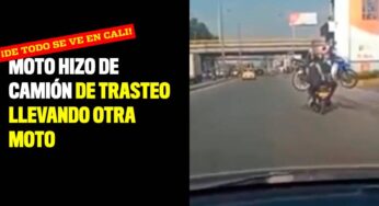¡De todo se ve en Cali! Moto hizo de camión de trasteo llevando otra moto