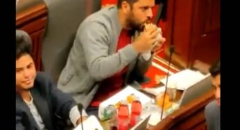 Video: Congresistas consumiendo comida ‘chatarra’ revivió la polémica sobre impuestos a los alimentos procesados