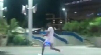 VIDEO: A cuchillo se pelearon dos hombres en plena Plazoleta Jairo Varela