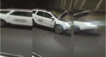 ¡De no creer! Camioneta transitaba con el capó abierto por el Túnel Mundialista