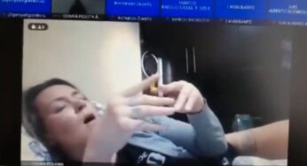 Revocan suspensión de jueza que salió semidesnuda y fumando en audiencia virtual