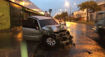 Conductor se chocó, se voló y dejó una persona herida