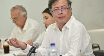 Petro pidió la renuncia protocolaria a su gabinete