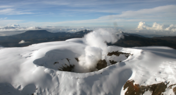 Presidente pide acelerar evacuación de familias que están en riesgo por el volcán del Nevado del Ruiz