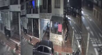 ¡El colmo! 'Motoladrones' persiguieron a su víctima hasta adentro de su casa para robarlo