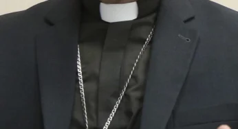 Sacerdote le habría disparado a un policía que se debate entre la vida y la muerte