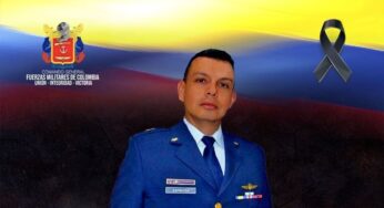 Coronel Mario Espinosa murió en choque de aviones de la Fuerza Aérea