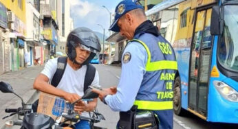 Más de 300 motociclistas fueron sancionados la primera semana de enero por no portar el chaleco; es obligatorio