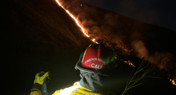 Controlado incendio en el cerro de Las Tres Cruces