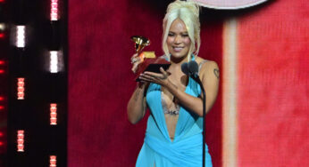 En video: Karol G ganó un Latin Grammy 2024 y se lo dedicó a Feid