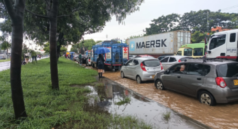 Emergencia en Yumbo: cierran vía entre Las Américas y Cencar por trabajos de drenaje tras grave inundación industrial